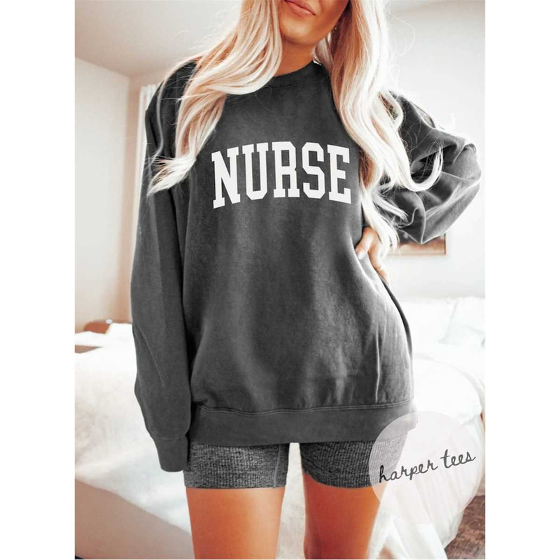 MR-16202322473-nurse-comfort-colors-sweatshirt-nurse-crewneck-image-1.jpg