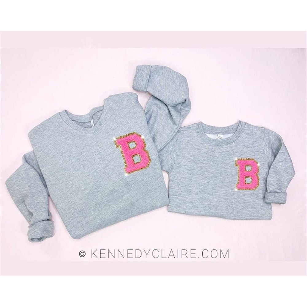 MR-26202383112-chenille-patch-sweatshirt-mommy-and-me-outfits-mothers-day-image-1.jpg