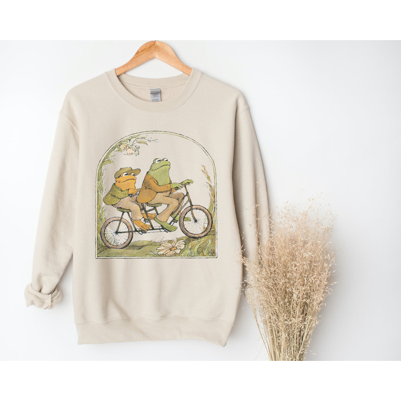 Frog And Toad Crewneck Sweatshirt, Vintage Classic Book Sweatshirt, Cottagecore Aesthetic - 2.jpg