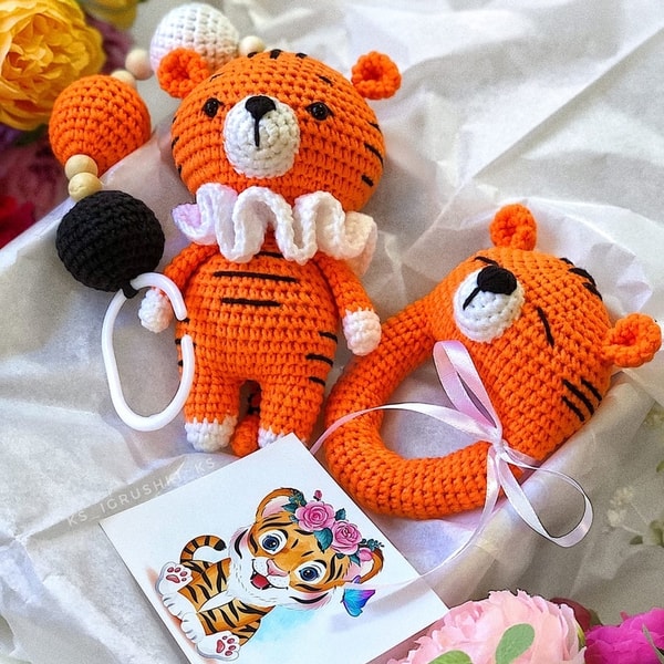 Crochet Rattle Tiger Baby gift box tiger. Baby crochet booties, rattle tiger, str - Inspire ...