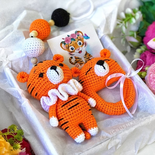Crochet Rattle Tiger Baby gift box tiger. Baby crochet booties, rattle tiger, str - Inspire ...