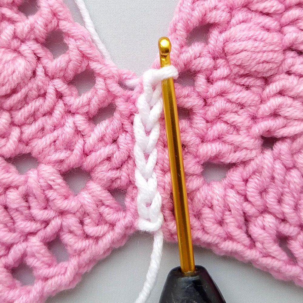 joining granny squares easy.jpg