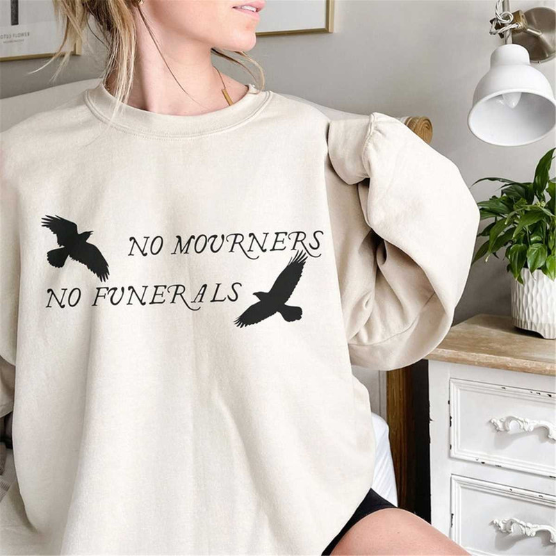 MR-46202311382-no-mourners-no-funerals-six-of-crows-shirt-ketterdam-crow-image-1.jpg