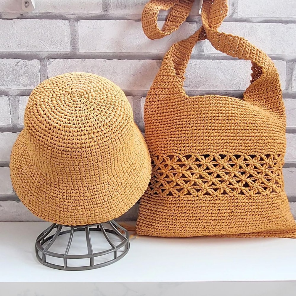crochet-straw-hat-tote.jpg