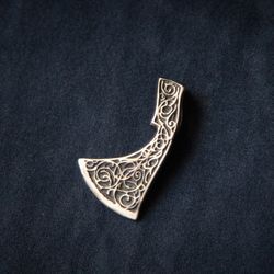 Axe viking pendant in bronze. Warrior jewelry. Pagan weapon necklace