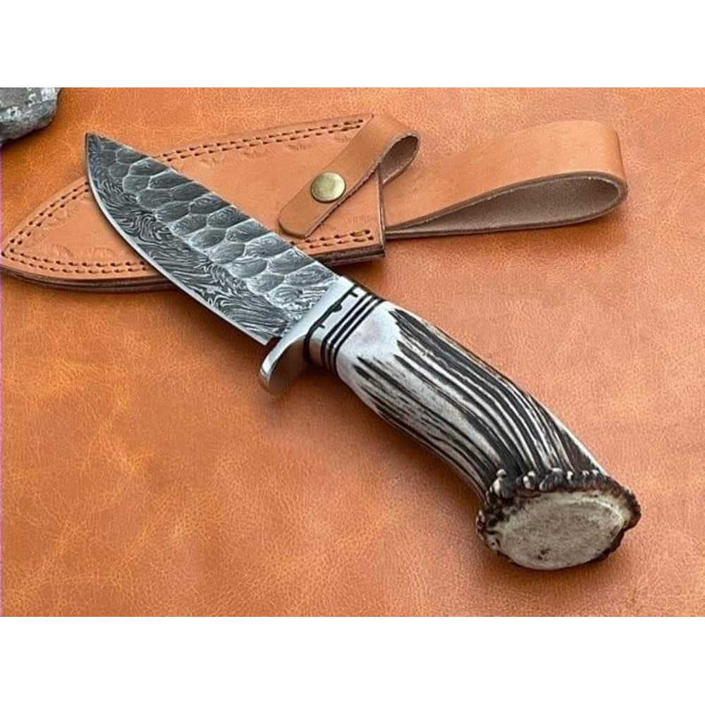 The Enduring Stainless Steel Knife for Discerning Men