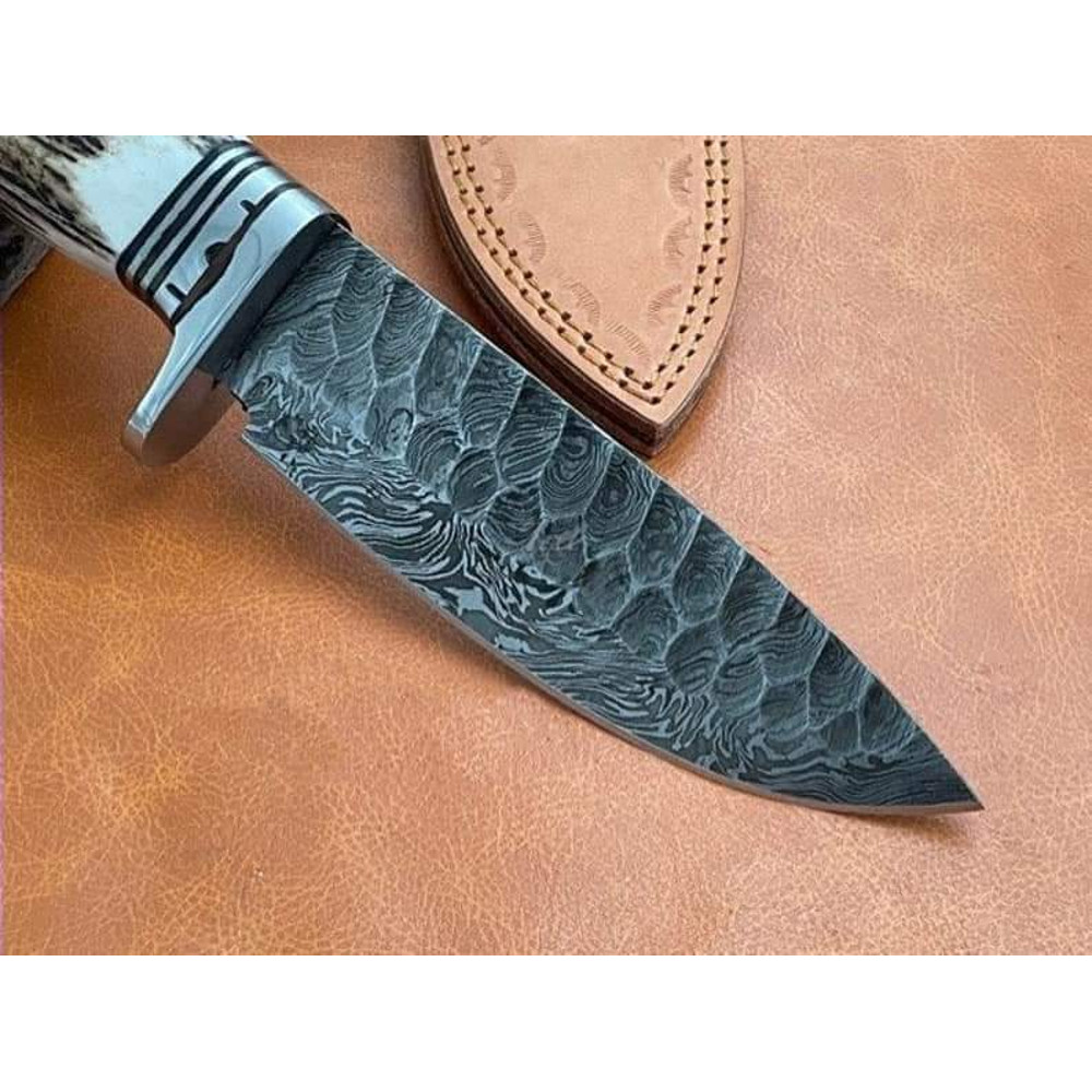 The Enduring Stainless Steel Knife for Discerning Men