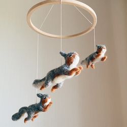 Family of squirrels baby mobile in the crib, nursery decor, needle felted baby mobile