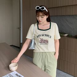lively and cute rabbit t-shirt