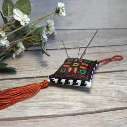 Pincushion handmade from vintage hemp fabric with embroidery from the 50s, Little sewing pincushion, gift for seanstress