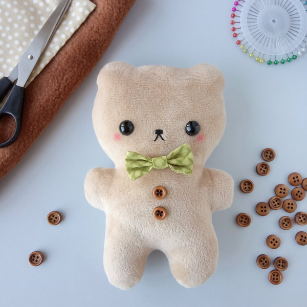 handmade-plush-toy-bear-easy-sewing-project