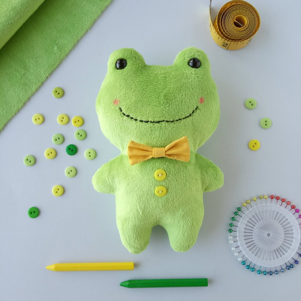 adorable-handmade-plush-frog-stuffed-animal
