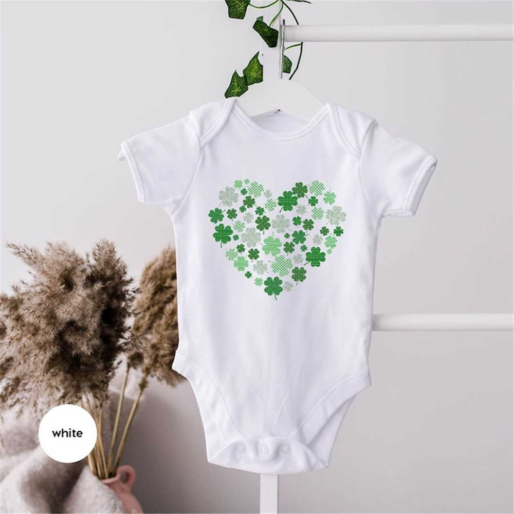 MR-862023163237-cute-clovers-kids-shirts-st-patricks-day-baby-girl-onesie-image-1.jpg
