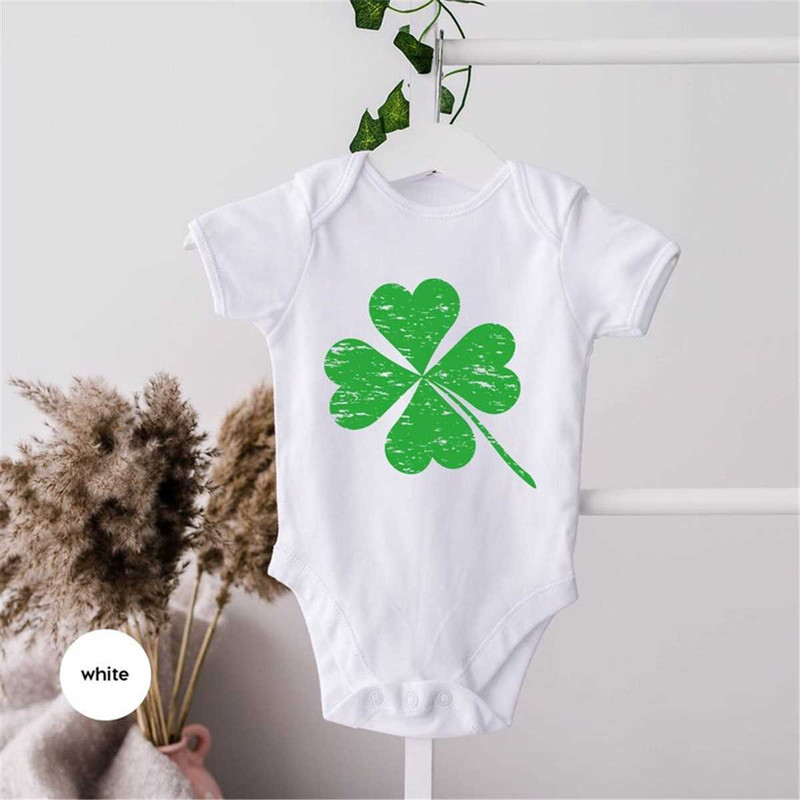 MR-86202316430-retro-clover-baby-onesie-st-patricks-day-toddler-shirts-image-1.jpg