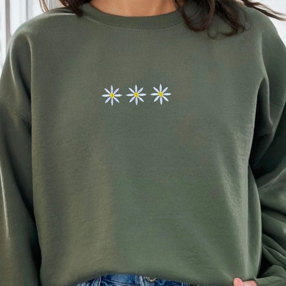 Daisy EMBROIDERED sweatshirt, daisy embroidered, embroidered sweatshirt, embroidered crew, daisy crewneck, daisy clothes, floral sweatshirt - 1.jpg