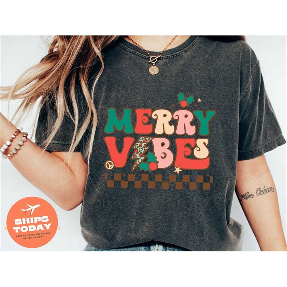 MR-9620239262-merry-vibes-shirt-christmas-vibes-shirt-snowflake-shirt-dark-heather-grey.jpg