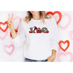 leopard love sweatshirt,heart sweatshirt, valentine's sweatshirt, gift for valentine,women's cozy sweatshirt,mom valenti