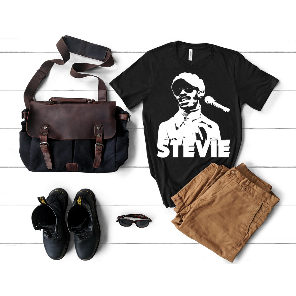 stevie wonder Shirt,stevie wonder Tshirt,musician Shirt,stevie wonder sunglass TShirt,stevie wonder hotter than july T-Shirt.png