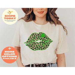 lucky kiss shirt, st patricks day shirt, irish women tee, shamrock lip shirt, lucky lip shirt, irish kiss shirt, shamroc