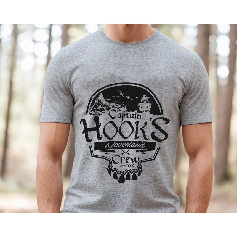 Retro Captain Hook Neverland Crew Shirt  Peter Pan Villains Skull Disney Tee  Pirates Of The Caribbean T-shirt Disneyland Family Vacation - 1.jpg