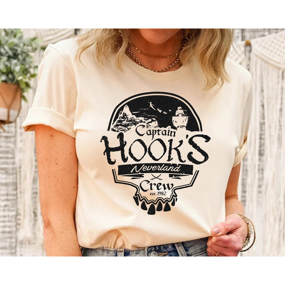 Retro Captain Hook Neverland Crew Shirt  Peter Pan Villains Skull Disney Tee  Pirates Of The Caribbean T-shirt Disneyland Family Vacation - 2.jpg
