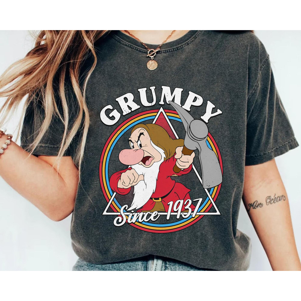 Retro Grumpy Since 1937 Triangle Graphic Shirt Snow White And Seven Dwarfs Walt Disney World Disneyland Trip Outfits Birthday Gift - 3.jpg