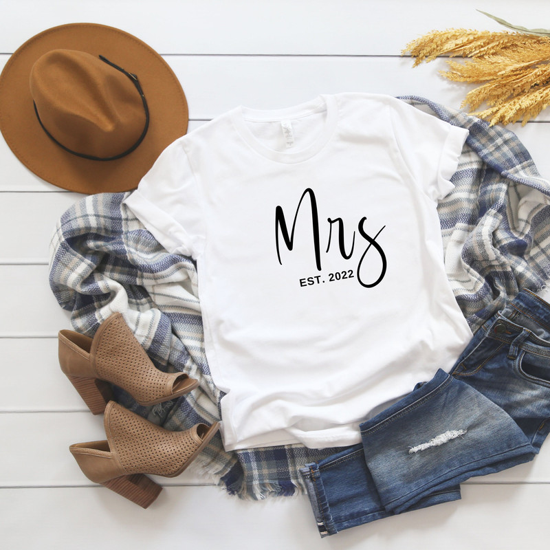 Mrs Svg, Upgraded to Wife Svg, Bride SVG, Future Mrs Svg, Bride to Be Svg, Future Bride SVG, fiance gift png,engagement svg, engaged - 3.jpg