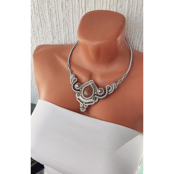 Rose-quartz-necklace