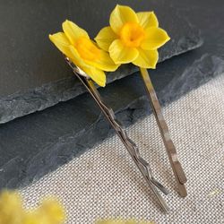 Daffodil simple hair pin, Yellow narcissus flower accessories, Daffodil handmade gift