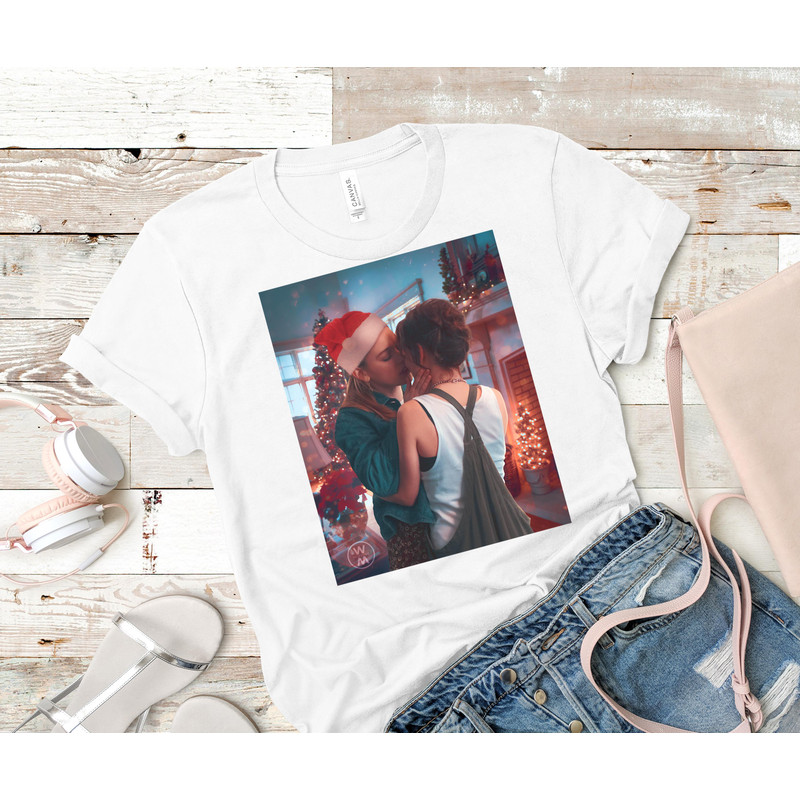 Dani x Jamie Christmas Kiss Classic T-Shirt 130_White_White.jpg