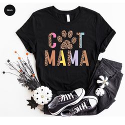 Aesthetic Cat Mom Paw Graphic Tees, Cute Leopard Paw Print Cat Mama Crewneck Sweatshirt, Cat Mom Gifts, Cat Owner Womens