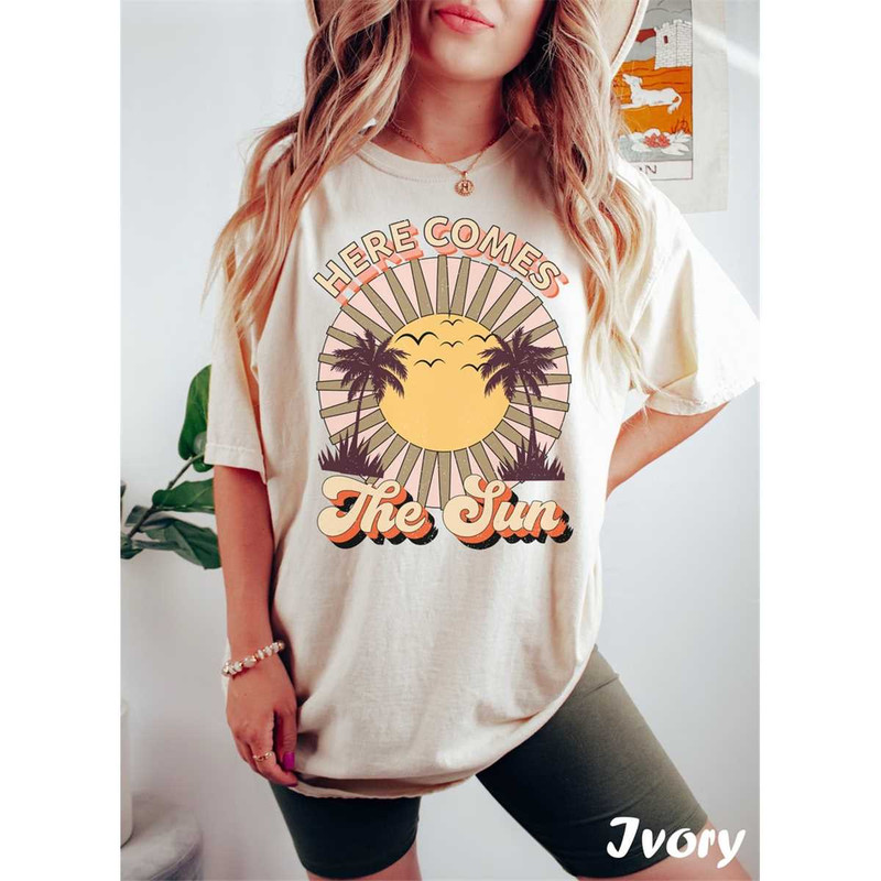 MR-1462023181020-here-comes-the-sun-tee-retro-summer-shirt-graphic-tees-ivory.jpg