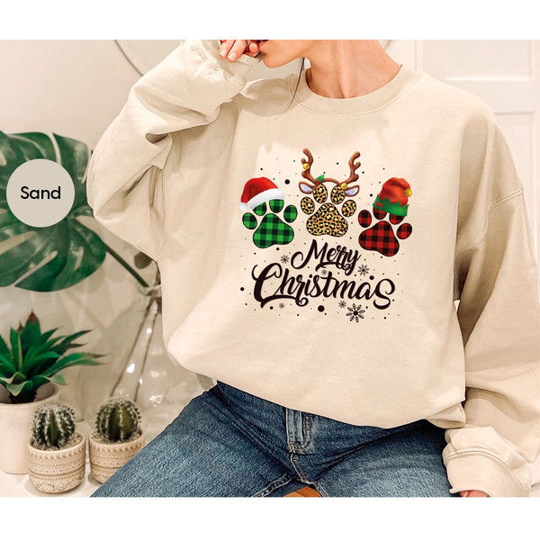 Christmas Long Sleeve Shirt Gifts for Dog Mom, Winter Holiday Sweatshirts for Cat Mom, Cute Merry Christmas Paw Print Hoodies for Pet Owners - 1.jpg