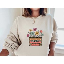 boho floral unisex sweatshirt, plant women's minimalist flower sweater, mothers day gift, wildflower birthday gift. vint