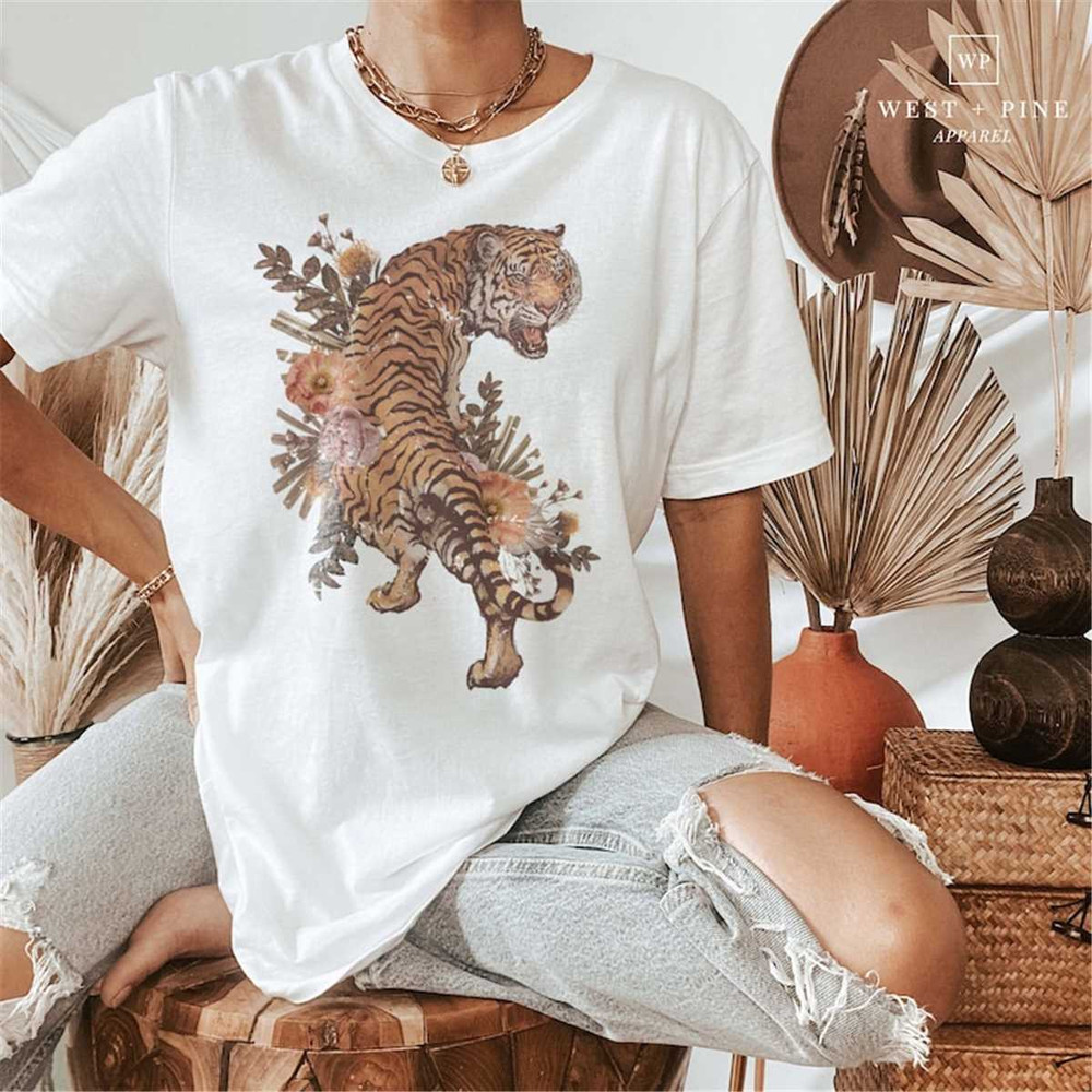 MR-1562023105910-graphic-tee-shirt-tiger-graphic-tee-trendy-shirt-for-women-white.jpg