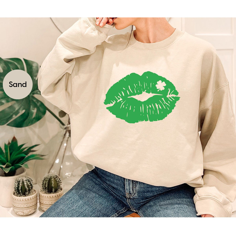 St Patricks Day T-Shirt, Retro Lips Graphic Tees, Irish Crewneck Sweatshirt, Shirts for Women, St Patricks Day Gift, Gifts for Her - 7.jpg