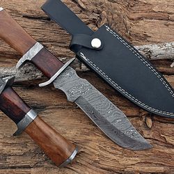 Damascus Hunting Knife , Hand Forged Custom Hand Made Fixed Blade Hunting Knife Over 200 Layers