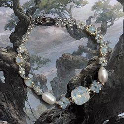 Moonlight stone and moonlight flower bracelet Dainty bracelet Handmade beaded bracelet Aesthetic jewelry Cute jewellery