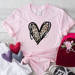 leopard heart shirt, heart shirt, love shirt, leopard print shirt, retro leopard shirt, leopard print shirt, leopard des