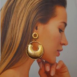 Gold hammered disk flat metal big hoop earrings. Round dangle handmade earrings. Circle textured hoops. gift for woman.