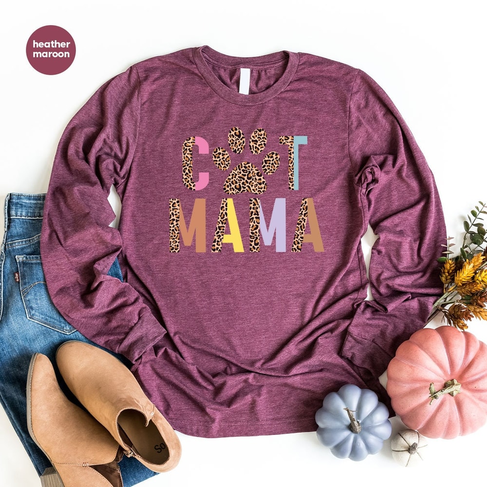 Aesthetic Cat Mom Paw Long Sleeve Shirt, Cute Leopard Paw Print Cat Mama Crewneck Sweatshirt, Cat Mom Gifts, Cat Owner Womens Graphic Hoodie - 4.jpg