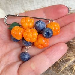Cloudberry blueberry Brooch, Berry Jewelry, Gift for Mom, Gift for Daughter, Gift for Her