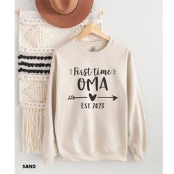 first time oma est 2023, oma sweatshirt, gift for oma, new grandparents gift, oma mothers day gift, pregnancy reveal, ba