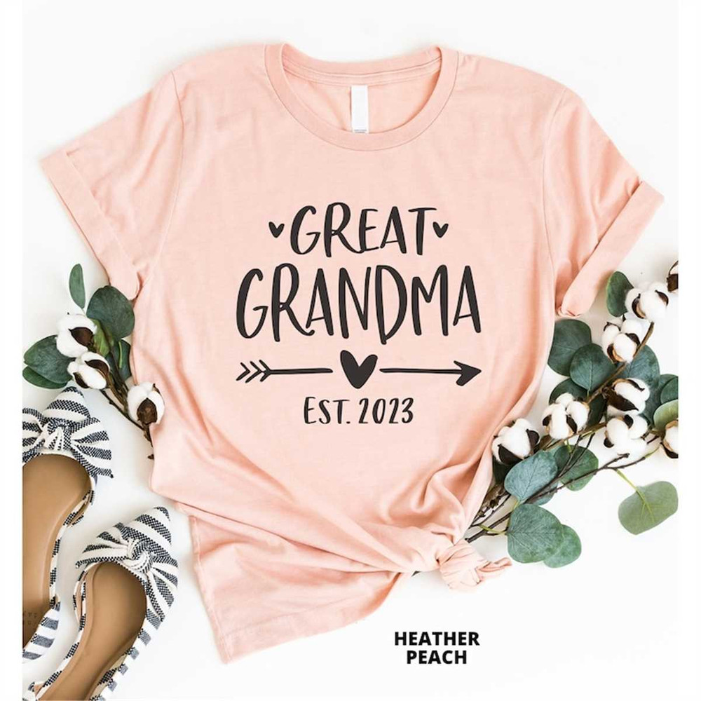 MR-166202314323-great-grandma-est-2023-pregnancy-announcement-great-grandma-heather-peach.jpg