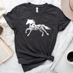 floral horse shirt , horse lover shirt , floral shirt , gift for her , country shirt , gift for horse lovers , animal lo