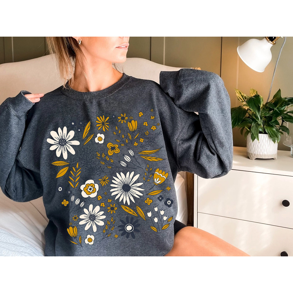 Flower Sweatshirt, Wildflower Women Sweatshirts, Plus Size, Ladies Flower Girl Gifts, Floral Gift, Girlfriend Gift - 2.jpg