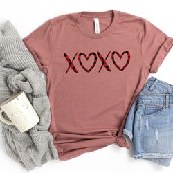 xoxo shirt,buffalo plaid valentines day shirts for woman,heart shirt,cute valentine shirt,cute valentine tee,valentines