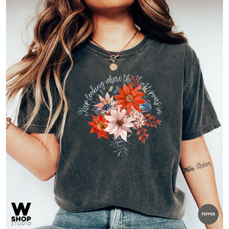 Flower t-shirt , Gift for her, Women trendy t shirt, Spring concept, Wild meadow flower nature tee, Floral Oversized, Gardener Botanical - 1.jpg