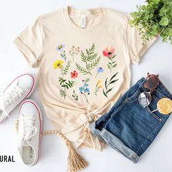 flower t-shirt, gift for her, women trendy shirt, spring concept, wild meadow flower nature tee, floral tee, gardener bo