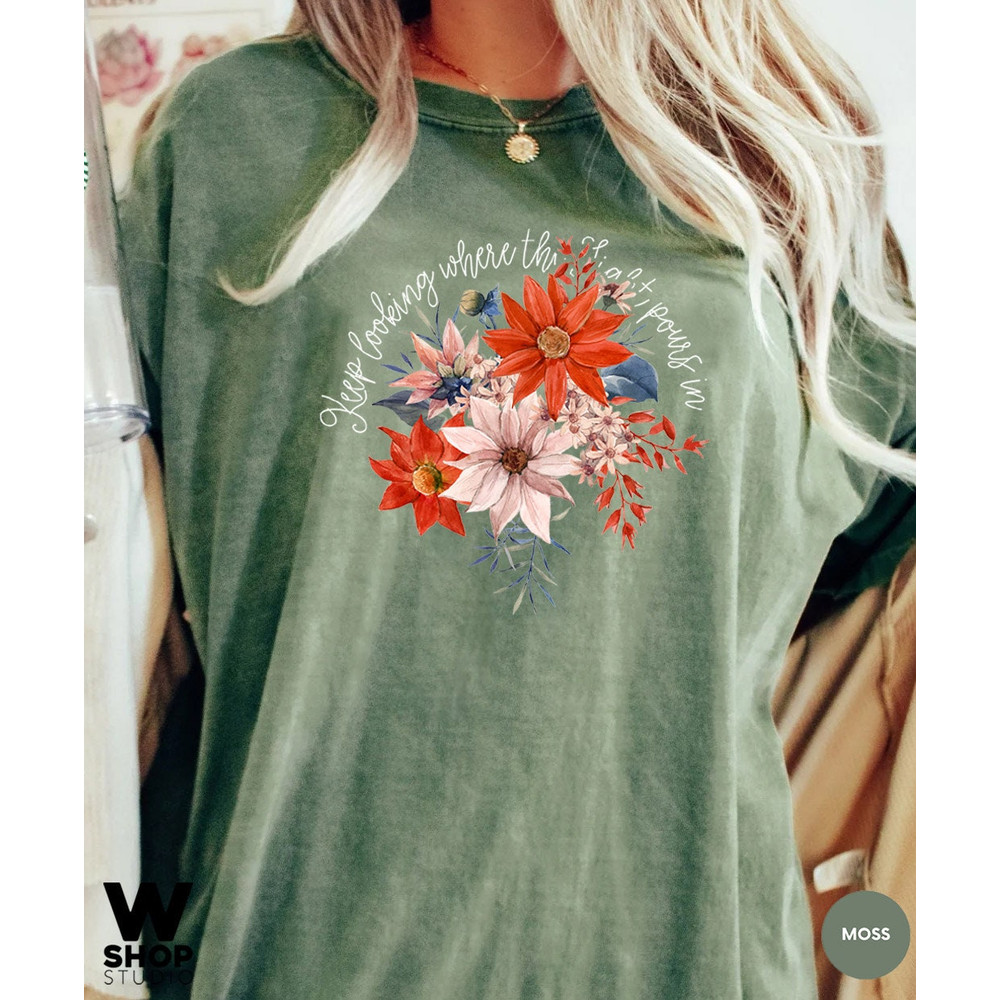 Flower t-shirt , Gift for her, Women trendy t shirt, Spring concept, Wild meadow flower nature tee, Floral Oversized, Gardener Botanical - 3.jpg